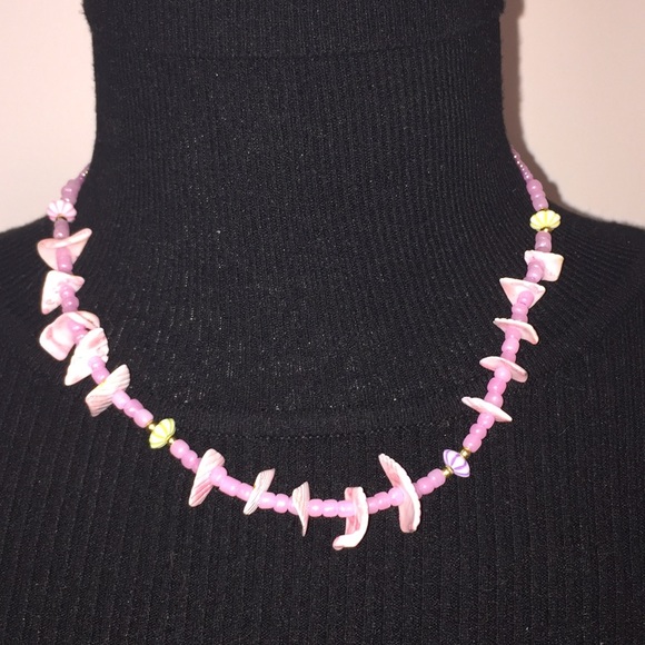 2-$10 Vintage Sea Shells & Beads Necklace - Picture 3 of 4